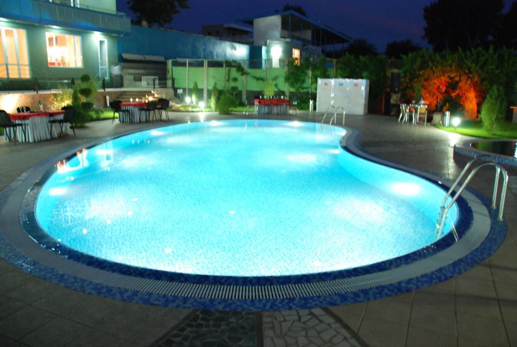 Advantage Hotel Samarcanda Exterior foto
